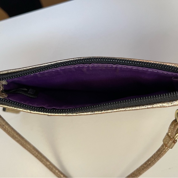 Rare Coach Poppy StoryPatch metallic Wristlet - Picture 11 of 11